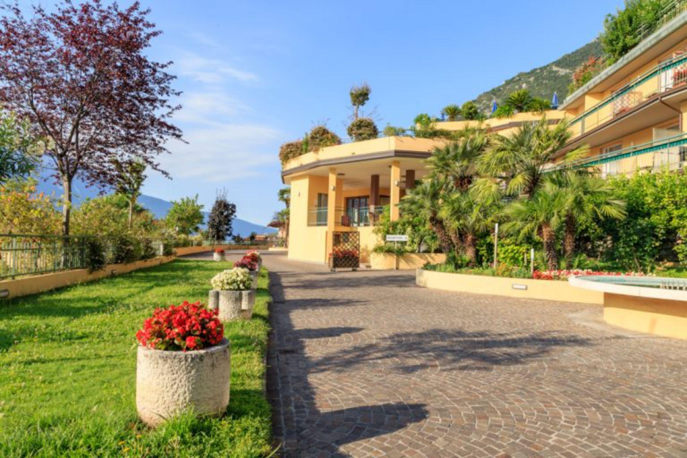 Hotel San Pietro Limone sul Garda Exterior photo