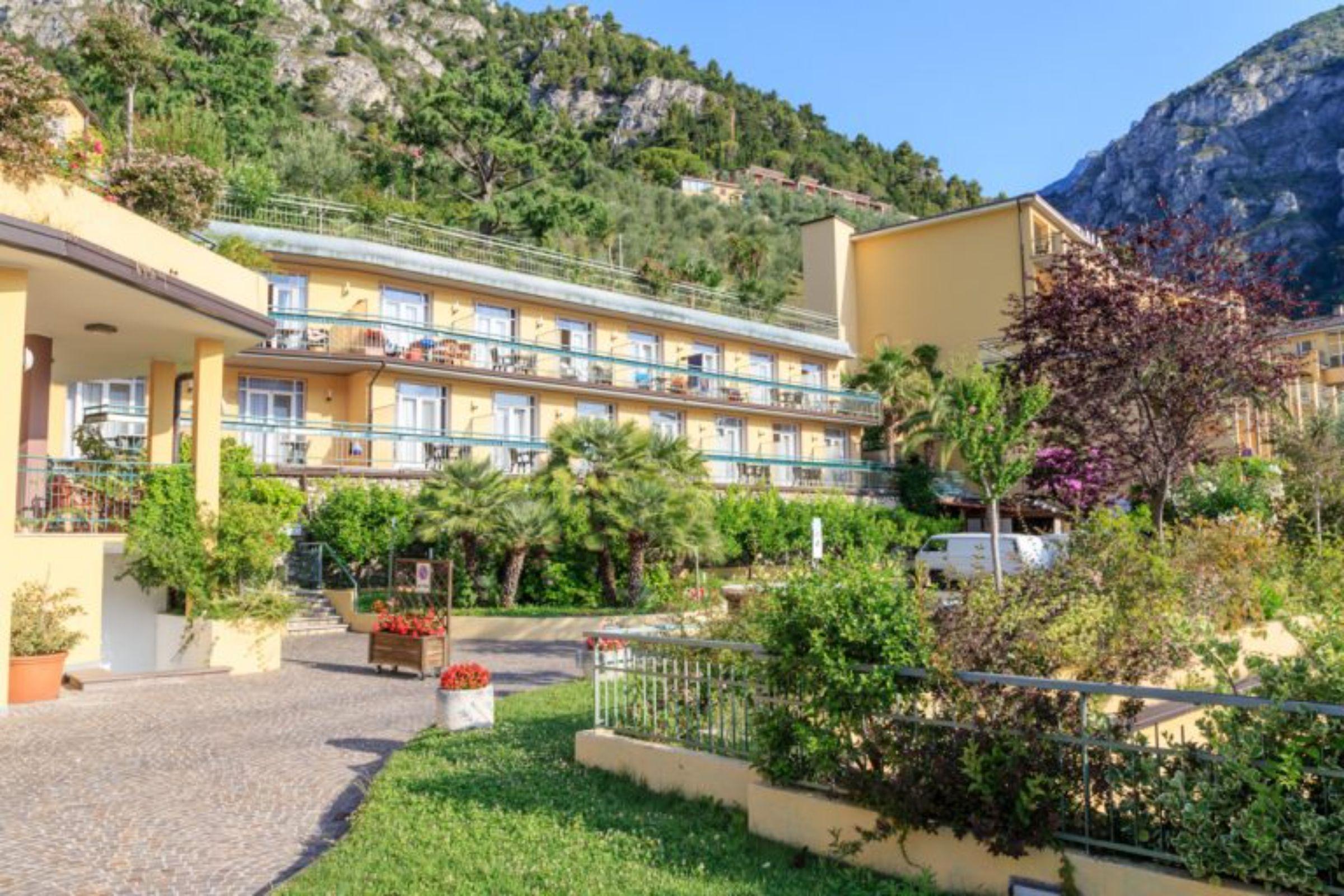 Hotel San Pietro Limone sul Garda Exterior photo