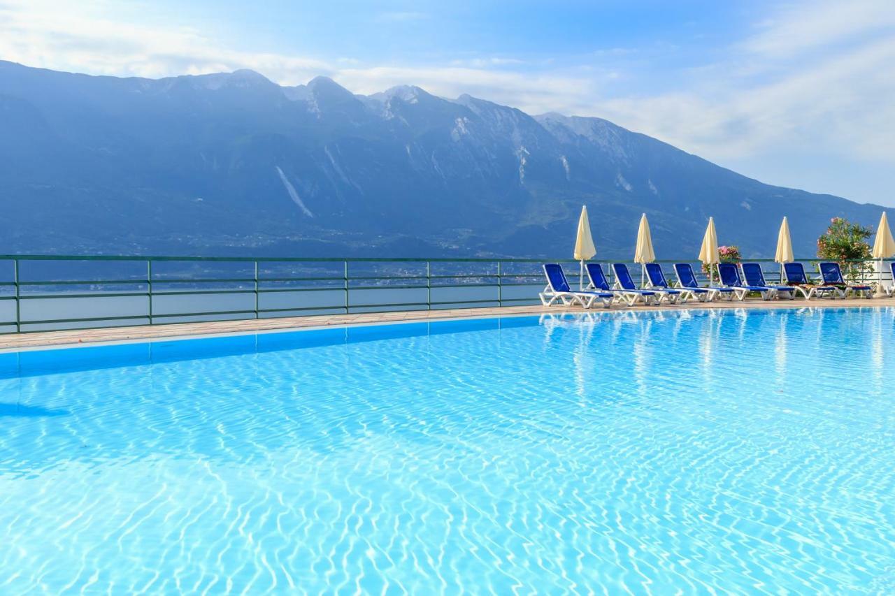 Hotel San Pietro Limone sul Garda Exterior photo